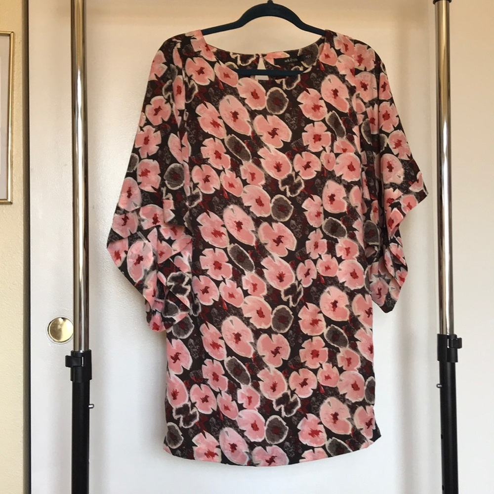 Adorable ark&co. floral shirt!!